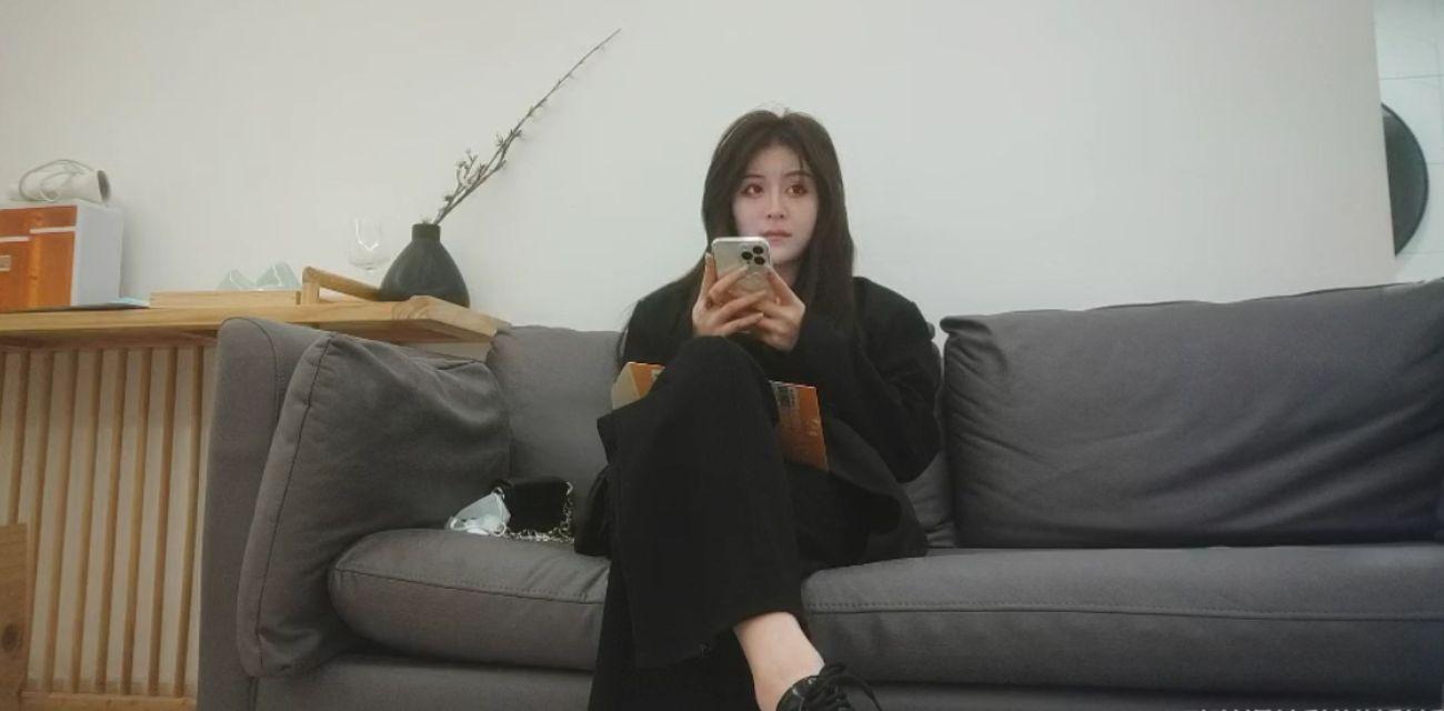 利哥探花再显神威 约炮操哭03年极品嫩妹 全方位暴力输出爽到妹子尖叫求饶！ 热搜 HOT - 51吃瓜网-51吃瓜网