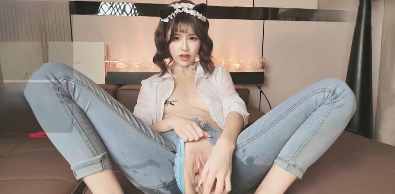 尤物女神 kiki2025 门票大秀福利 开裆牛仔裤露白虎嫩穴 假屌疯狂抽插紧致蜜穴！-51吃瓜网