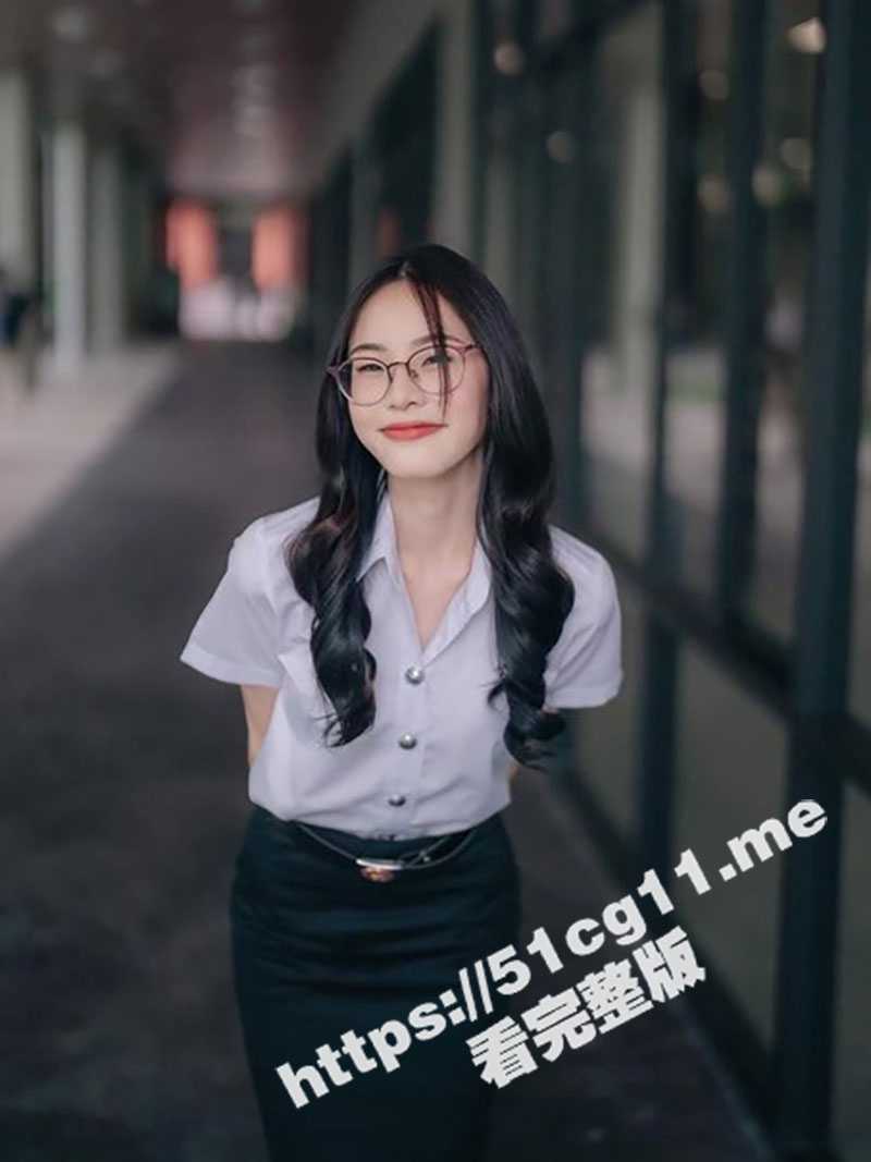 今日换口味系列 长相清纯泰国小姐姐 怎么在床上这么反差！性爱姿势会的也太多了吧 前男友功不可没 - 51吃瓜网-51吃瓜网
