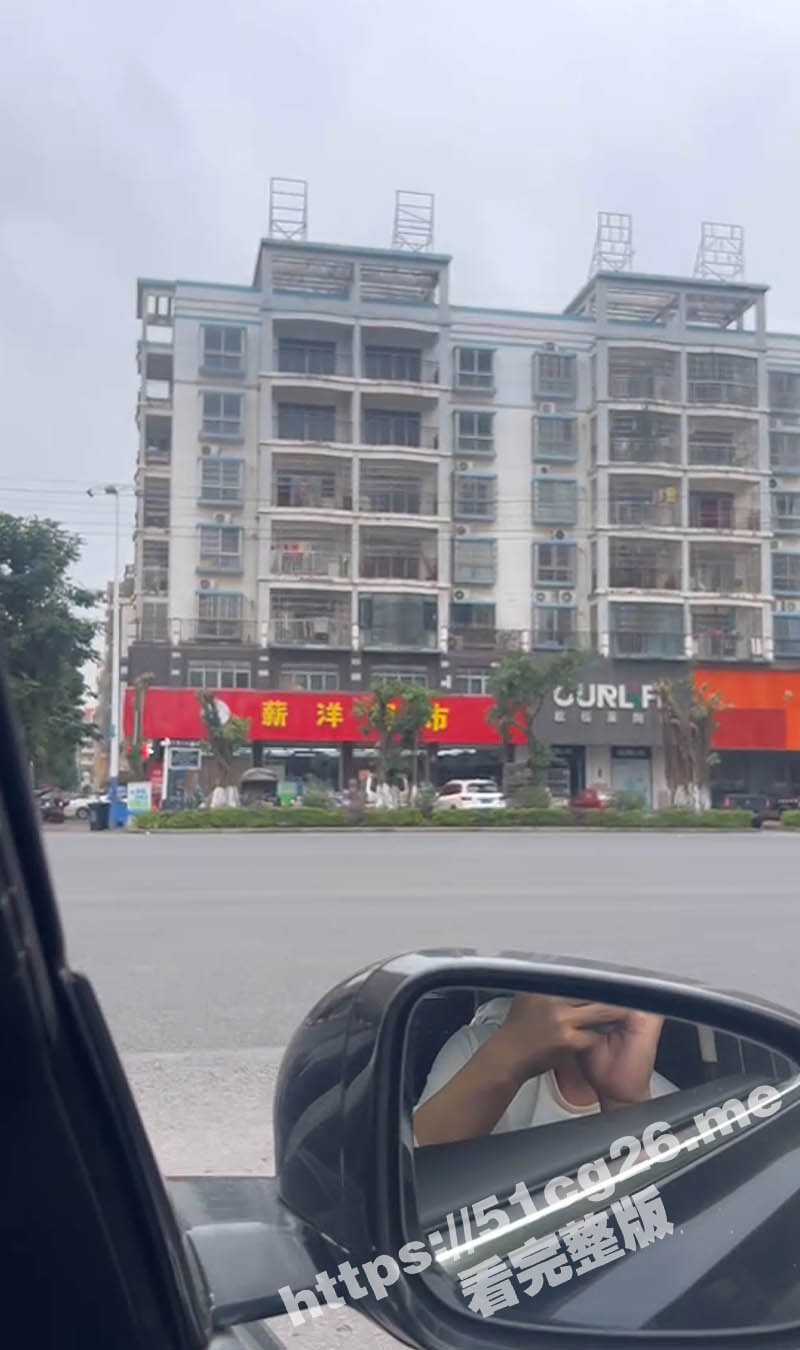 少妇的一大早站街边的阳台上全裸舒展身体 茂密的黑森林被看得一清二楚！ - 51吃瓜网-51吃瓜网