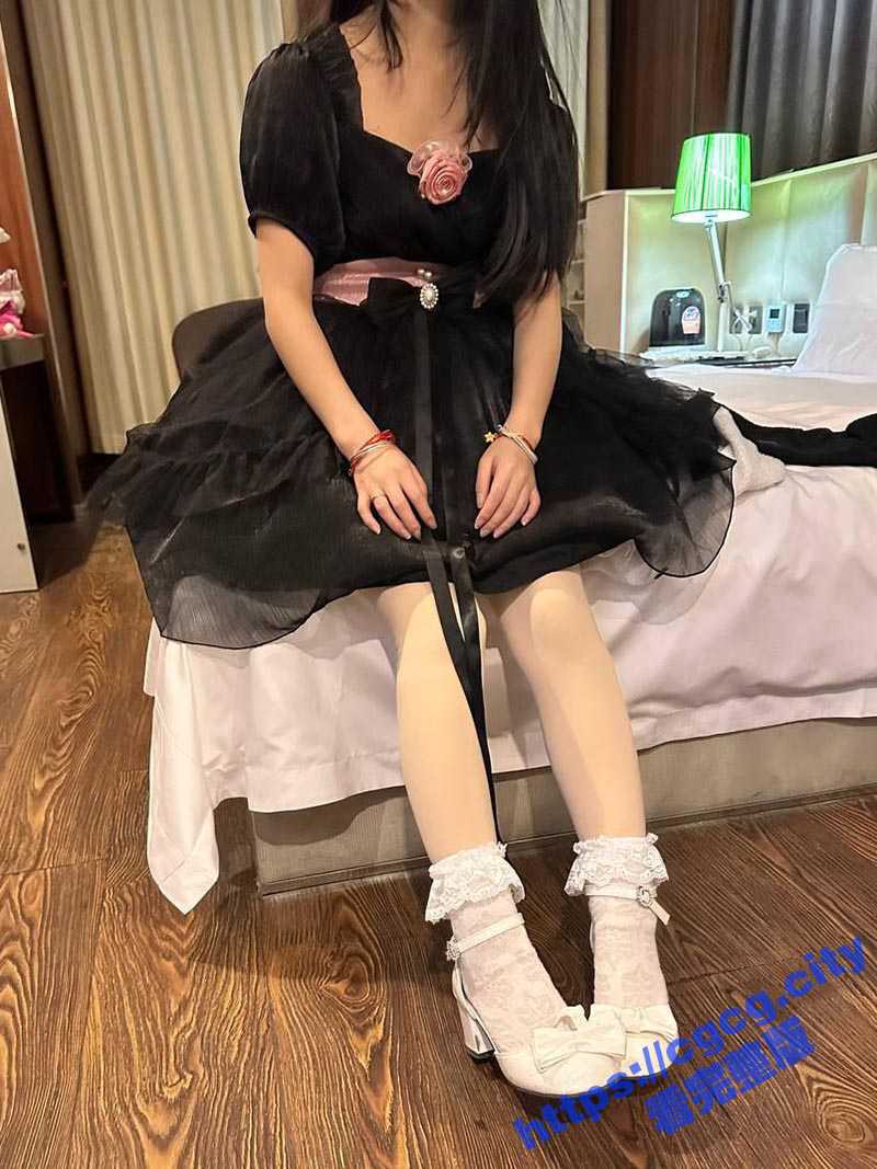 武汉18岁美萝莉 孟琳 秘密视图 涉世未深纯情萝莉和男友啪啪自拍流出 小嫩穴超水灵 - 51吃瓜网-51吃瓜网