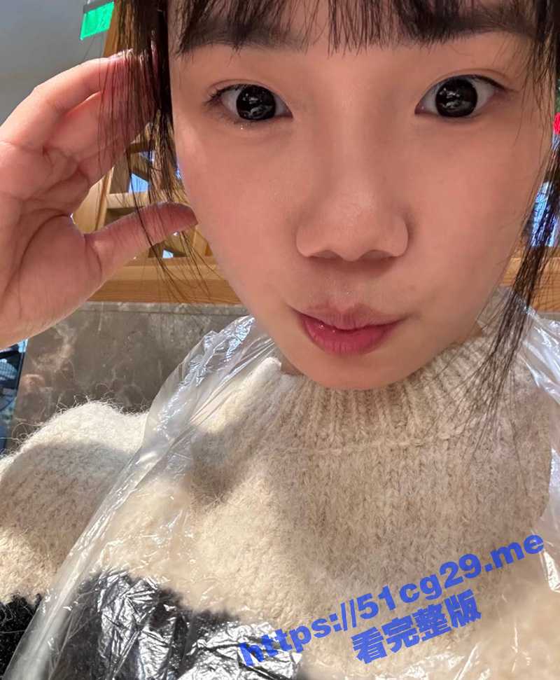 广州某高中 18岁高三清纯学生妹援交自拍 被大叔干的好爽！ - 51吃瓜网-51吃瓜网