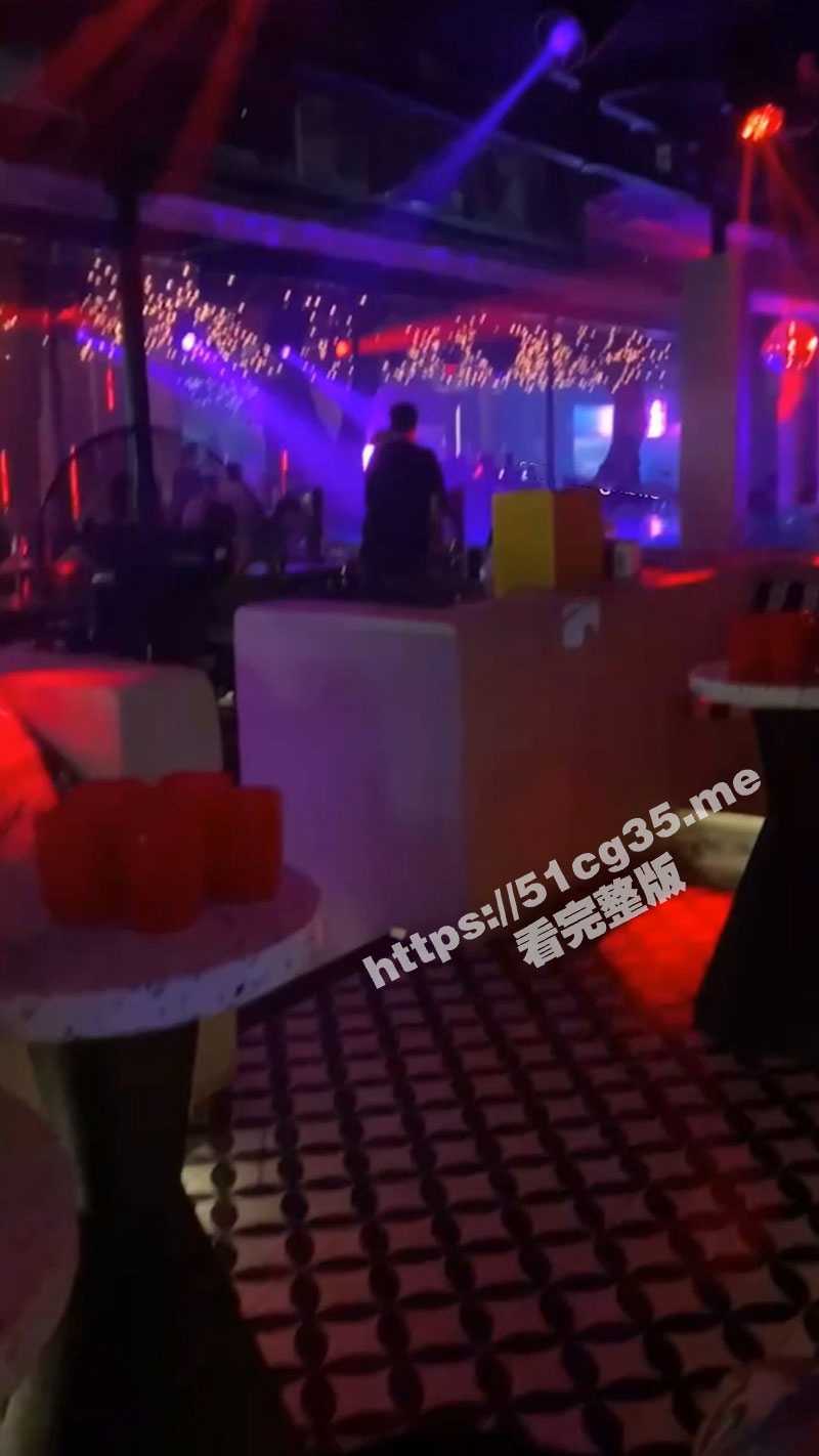 极品反差母狗酒吧发情 被带去洗手间爆操 撅着雪白屁股被抠到高潮 - 51吃瓜网-51吃瓜网