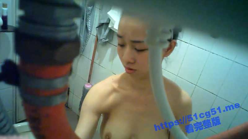 偷拍室友的女友洗澡 广西某医院小护士 各种表情洗大奶！-51吃瓜网
