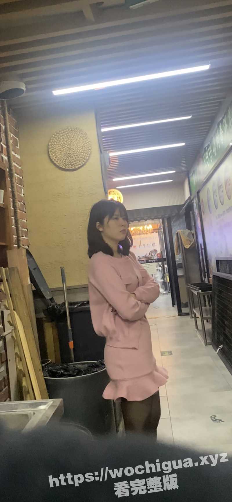 最新厕所偷拍 偶遇一个大屁股黑丝美少妇 这么高的颜值不拍你 岂不是很遗憾 - 51吃瓜网-51吃瓜网