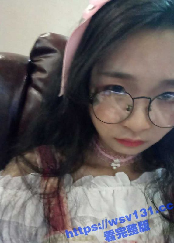 盐城师范学院表演系清纯眼镜娘系花 张婷婷 被包养她的金主爸爸射了满满一嘴的精液！-51吃瓜网
