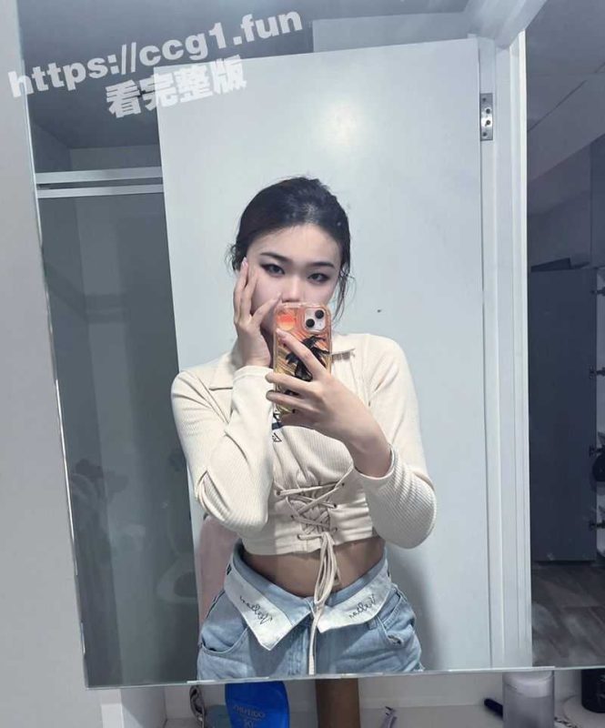 天上飞机最快 地下眼镜最骚 青岛某公司会计 周利霞 被渣男泄密曝光 竟然能把自己对折-51吃瓜网
