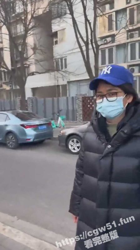 男孩子们出门一定保护好自己 这发情的母人也太恐怖了 看见帅哥就往上扑！-51吃瓜网
