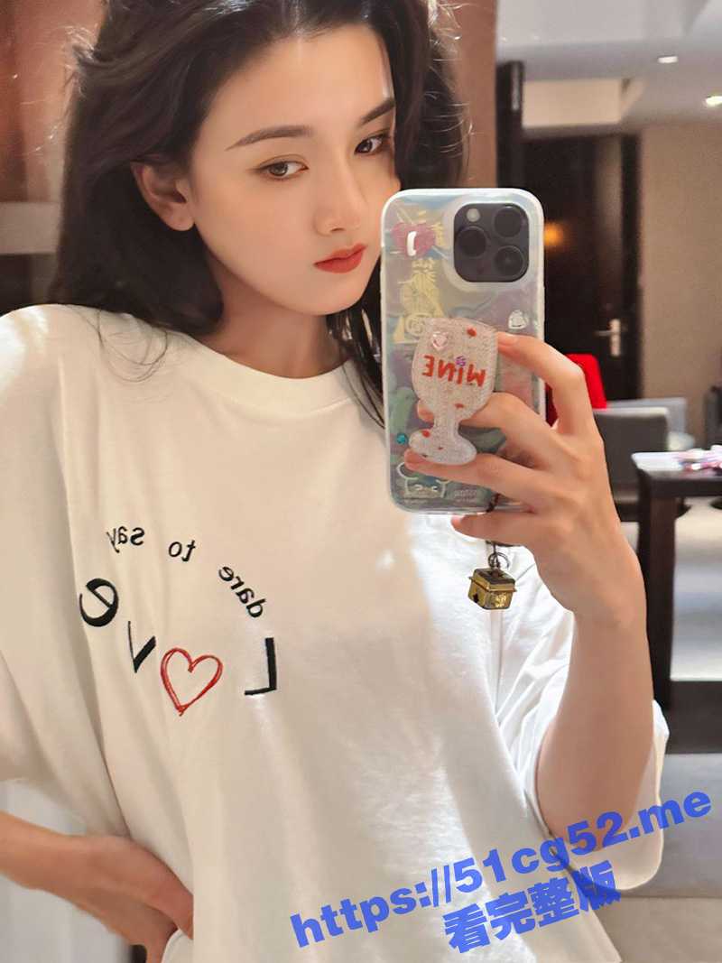 宋祖儿 机场真空露脐装 小乳头活蹦乱跳 被狗仔发现了还想遮掩！ - 51吃瓜网-51吃瓜网