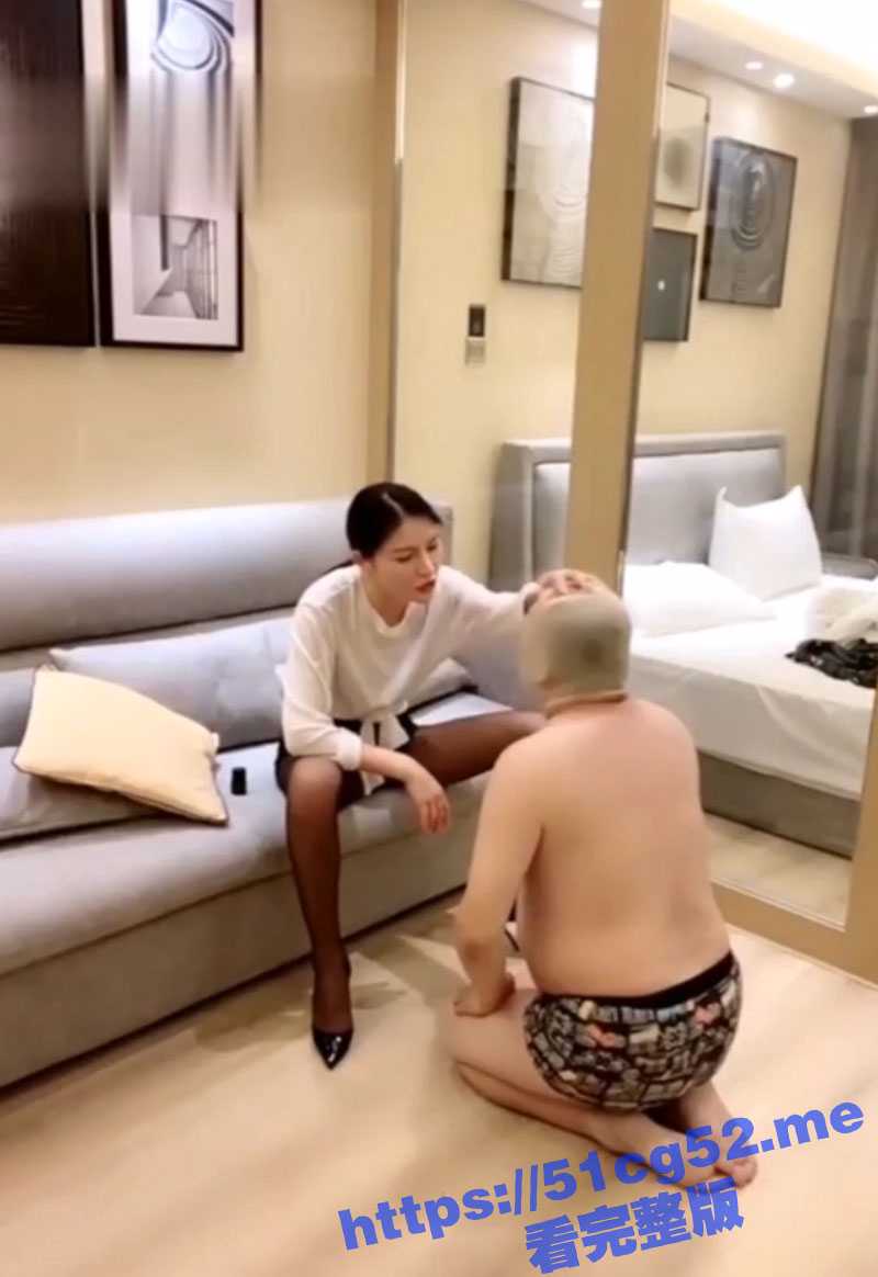 SM调教的翻车现场！M男被黑丝高跟S女调教实在受不了 直接上手与其干架的爆笑名场面！ - 51吃瓜网-51吃瓜网