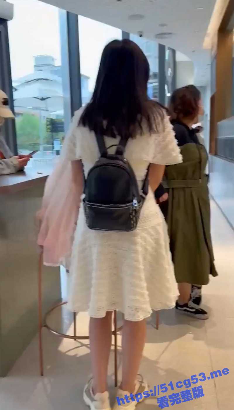 抄底大神 夏日来袭抄底大神出动！白裙妹 JK妹 风骚人妻 小门户饱满鼓鼓 超诱惑！ - 51吃瓜网-51吃瓜网