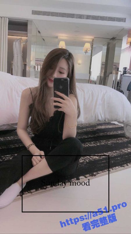 瓜友分享骚逼女友 张楠楠 看着平时挺女神 其实是个淫荡性欲旺盛的母狗 平生两大爱好 吃鸡巴和车震！-51吃瓜网