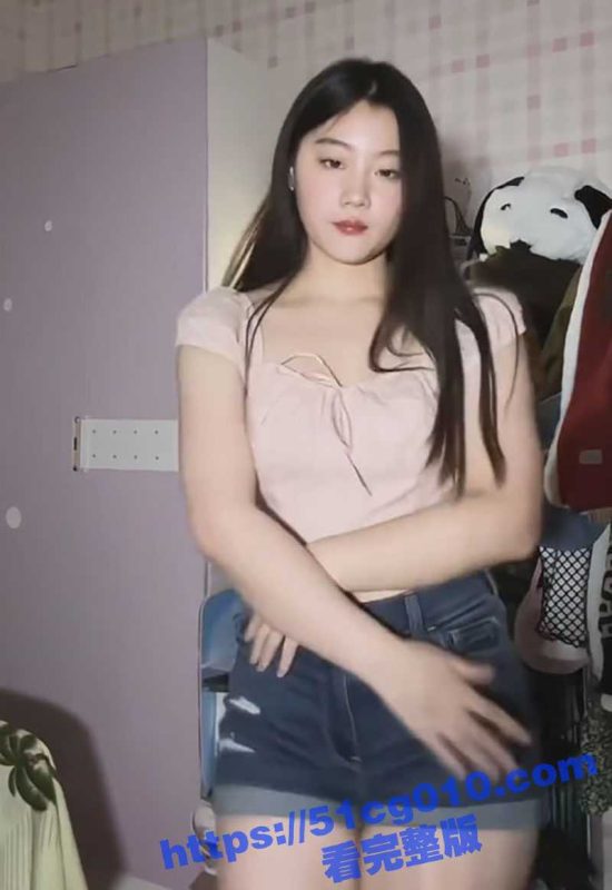 武汉微胖巨乳反差婊 黄靖瑶 清纯甜美的外表 私下被腹肌体育生SM爆操！两个大奶子甩的飞起 太过瘾了！-51吃瓜网