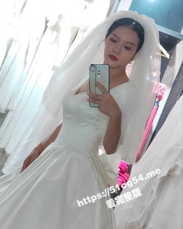 极品巨乳美人妻遇上绿帽癖老公  新婚妻子竟然分享给好兄弟一起操 老婆被别人操的越狠他越开心-51吃瓜网