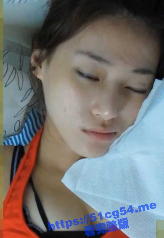 性感大胸美女被下药迷晕后 带回家中惨遭几名男人轮流插入颜射！清纯的脸蛋甚是迷人-51吃瓜网