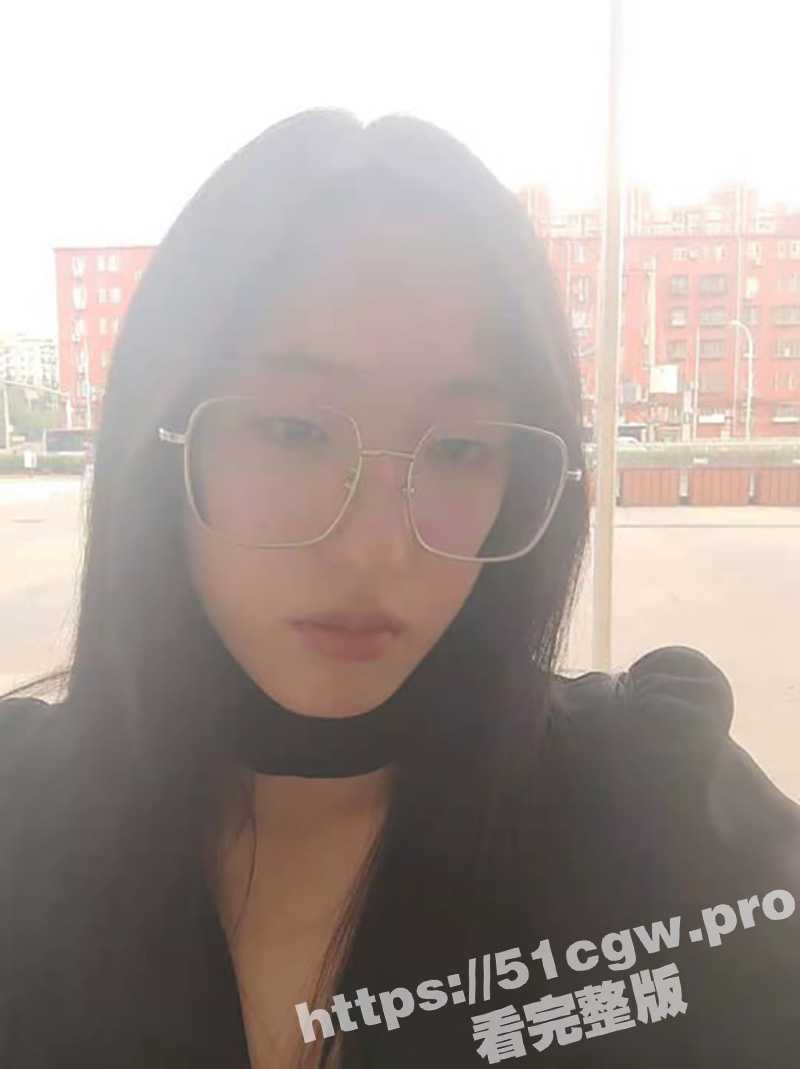 江西大学眼镜妹女友 刚做完毕业答辩很开心 奖励她一根大肉棒尝尝 看看这小母狗吃的多开心 - 51吃瓜网-51吃瓜网