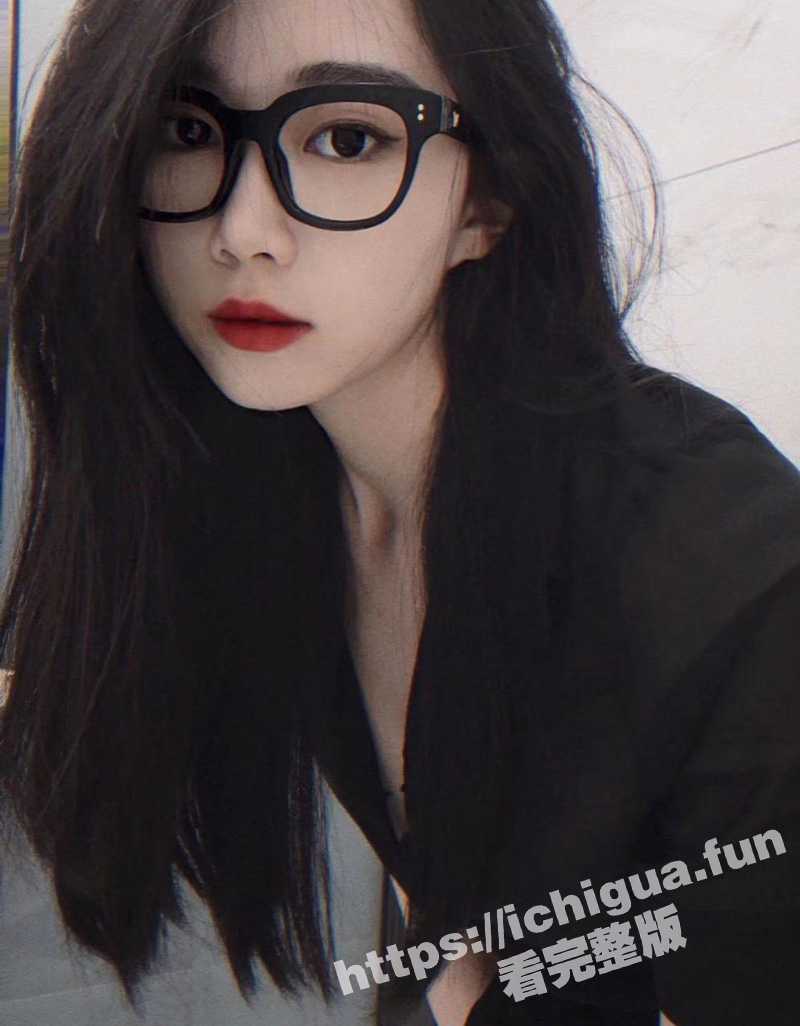 常州大学极品校花 董婕滢 兼职做外围女 身材绝对标准的S型 屁股很翘长相也可以 精通各种姿势！ - 51吃瓜网-51吃瓜网