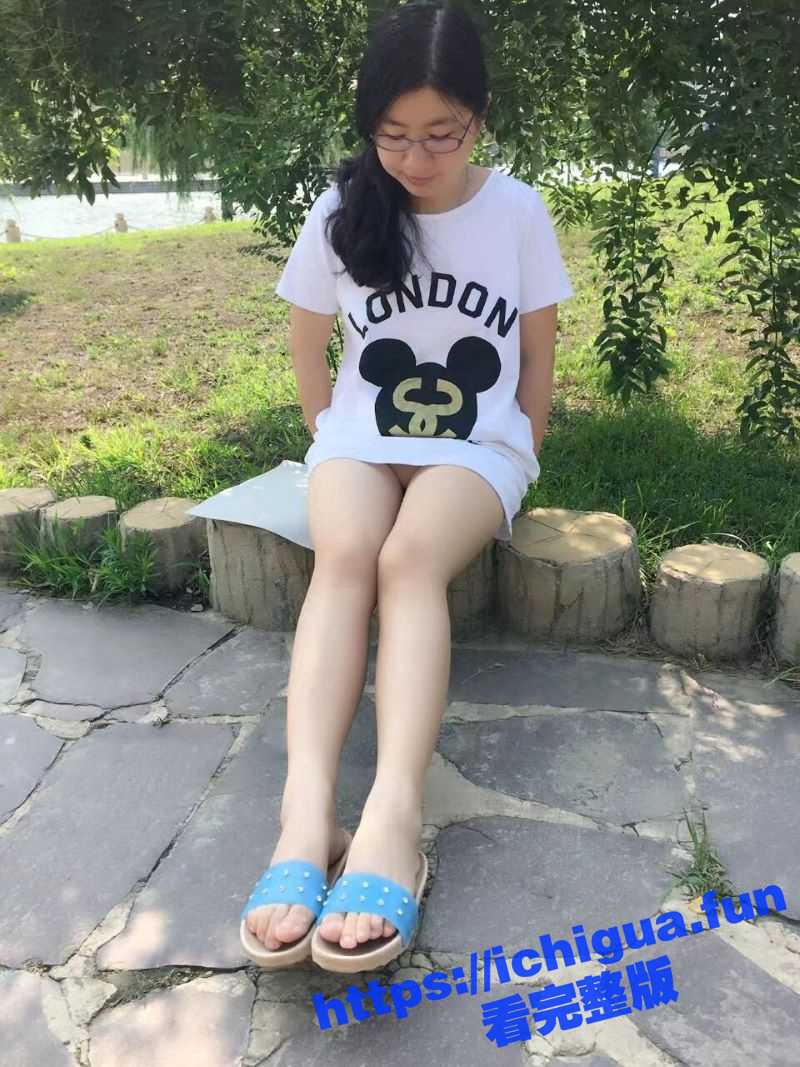 汕头的人妻 包燕 背着老公在野外释放天性 大胆露出 与炮友酒店3P激战被曝光！ - 51吃瓜网-51吃瓜网