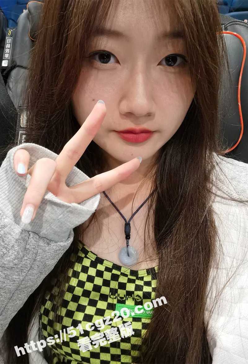 清纯校花学姐 自慰视频被曝 女神竟是反差骚货 抠穴自拍淫水拉丝 木柄插逼玩到喷水！ - 51吃瓜网-51吃瓜网