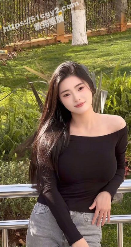 抖音清纯小网红 榜一大哥的专属精盆 极品敏感体质 高潮淫水喷涌不断！为夺一晚使用权大哥们争先刷礼物！-51吃瓜网