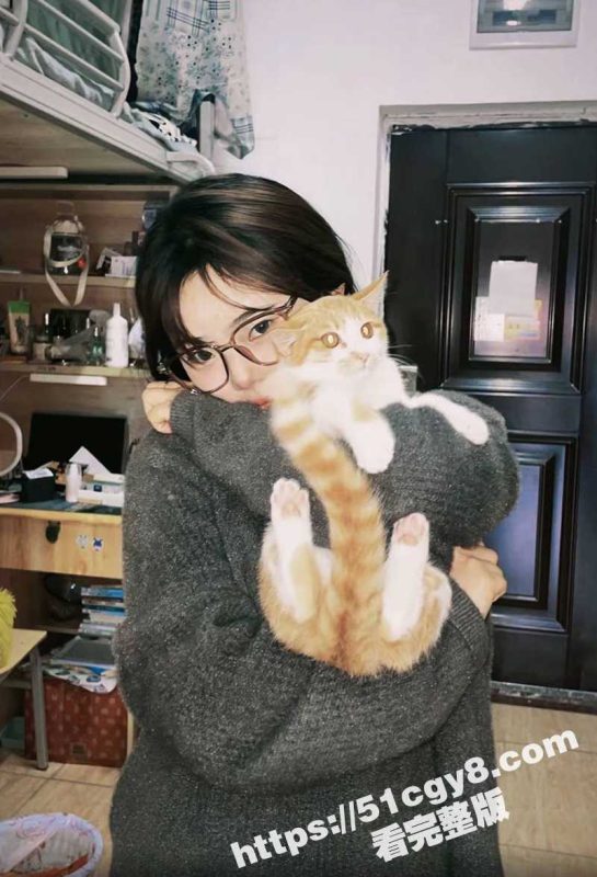 海南某大学学生妹 胡欣怡 网调视频曝光 清纯少女露奶掰穴勾引学长 娇嫩酮体无比诱惑 据说还是处女没被开苞呢！-51吃瓜网