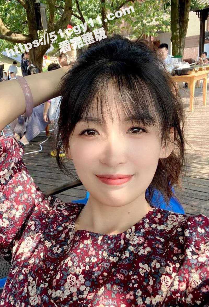 湖北公务员 荣琳琳 网调视频被曝 美艳人妻露脸裸聊自慰 抠出淫水竟放嘴中吸吮 淫语不断反差至极！ - 51吃瓜网-51吃瓜网