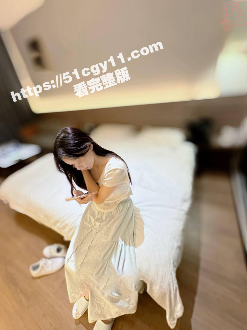 海角乱伦大神 意淫自己妹妹 露脸肉偿小贱人 带眼罩第二次做 现在不喊疼了！ - 51吃瓜网-51吃瓜网