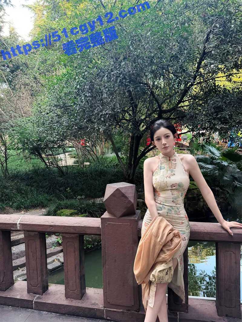快手280w粉御姐网红 鑫鑫姐629 直播惩罚浑身爬满面包虫 抬手瞬间巨乳一览无余 这帮网红是真没有底线啊！ - 51吃瓜网-51吃瓜网
