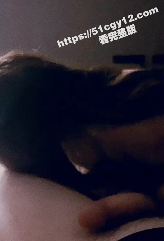 湖北襄阳嫩妹 王馨蕊 约炮调教视频流出 资深小母狗主动吸屌舔脚 撅臀后入哇哇浪叫！-51吃瓜网