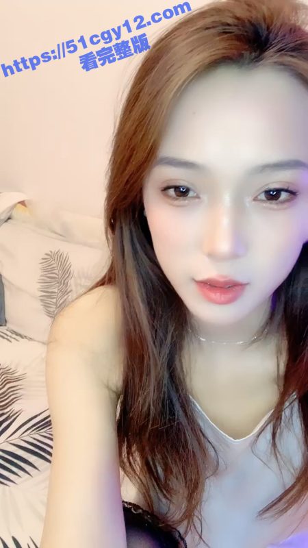 高颜值御姐女神 小表妹 付费直播大秀 多体位性爱啪啪 激烈抽插操的骚货直叫爸爸！-51吃瓜网