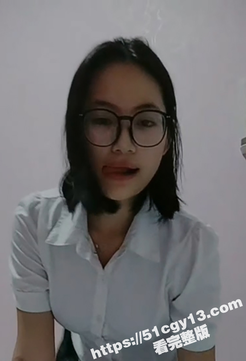 广东艺院 李玉婷 与男友裸聊被录拍曝光 满嘴骚话疯狂自慰 秒变发情小淫猫！ - 51吃瓜网-51吃瓜网