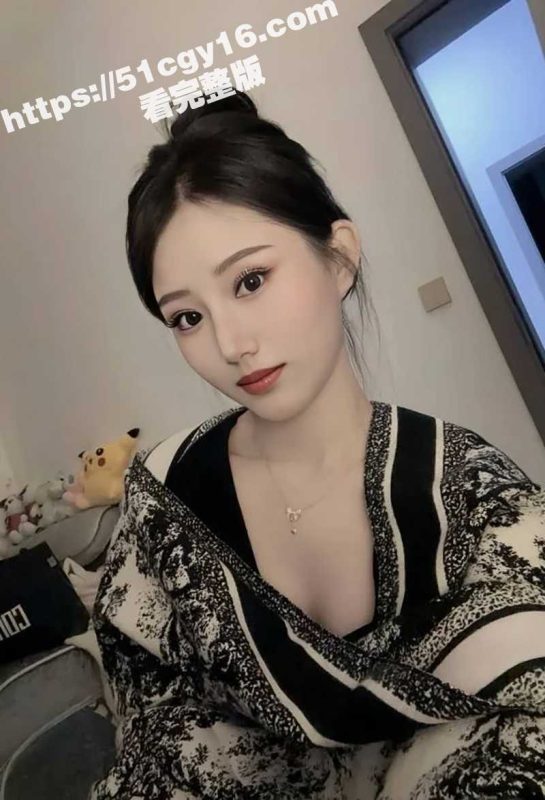 海角大神 废物点心 操翻人妻大表姐 亲戚串门都能串出个成人片 隔着屏幕都能闻到骚味儿！-51吃瓜网