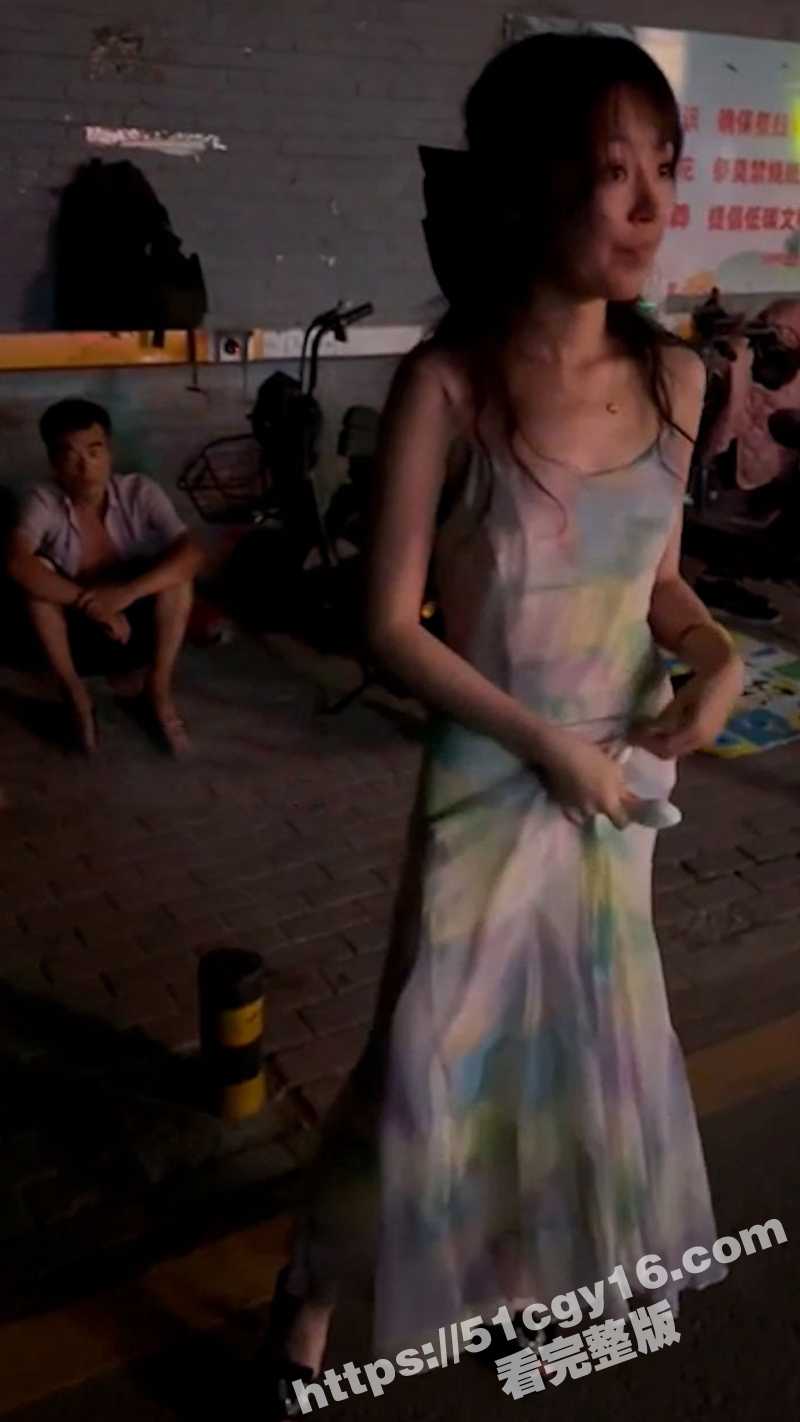高颜值反差女神 彤彤乖 人前大胆露出公开自慰 跳蛋远程遥控到高潮 滴蜡封穴炸裂到爆！ - 51吃瓜网-51吃瓜网