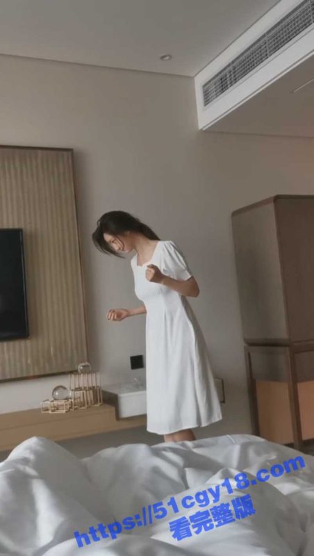 约炮大神 dulianmaomao 3万包养极品大二校花 抓着头发疯狂爆操 全程呻吟不断 都快喘不上气啦！-51吃瓜网