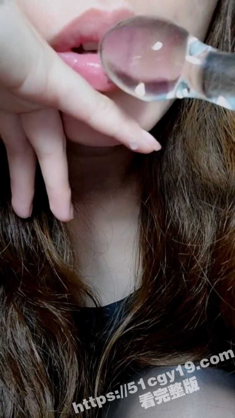御姐网黄 闵儿 演绎母子乱伦 黑丝诱惑淫语挑逗 骚逼被多种自慰器轮番伺候高潮不停！ - 51吃瓜网-51吃瓜网