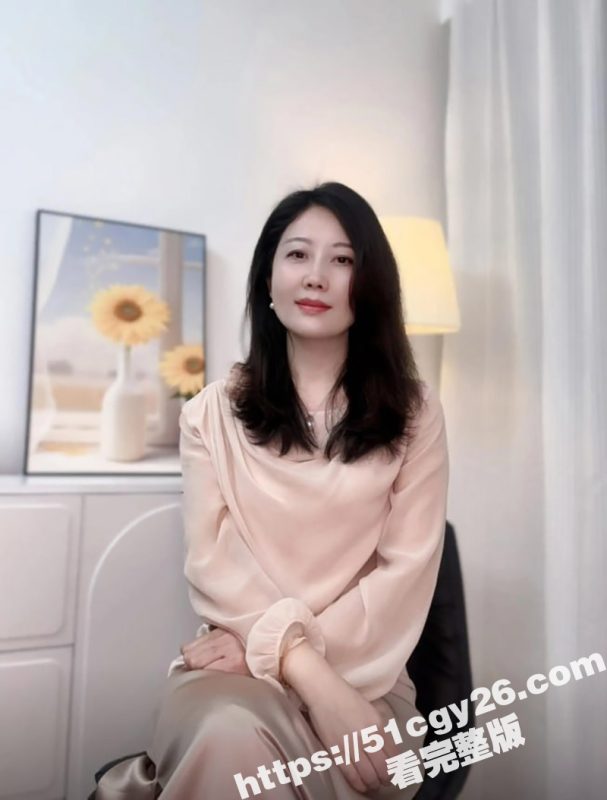 海角乱伦大神 妈妈的丰乳肥臀 良家老妈堕落沉迷性虐 插入菊花爽到她颤抖抽搐！-51吃瓜网