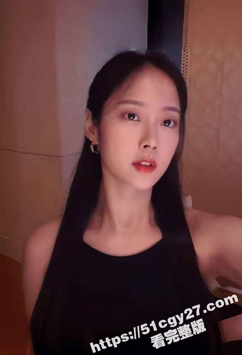 广州大学系花 吕诗莹 不雅视频流出 被金主带到酒店玩激情3P 露脸口交主动把肉棒塞进小穴！ - 51吃瓜网-51吃瓜网