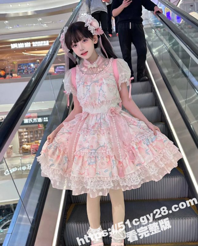 海角乱伦大神 我是奶气草莓 在楼道里偷偷摸摸插女儿 无套内射嫩穴爽翻天！-51吃瓜网