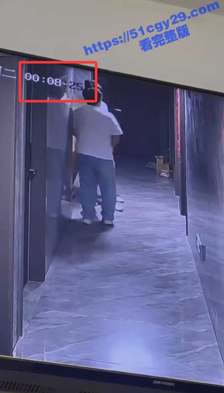 美女520当晚酒醉被两名男子捡尸 强行拖入酒店房间 轮奸2小时酒醒后才被救出 最终两人被拘！-51吃瓜网