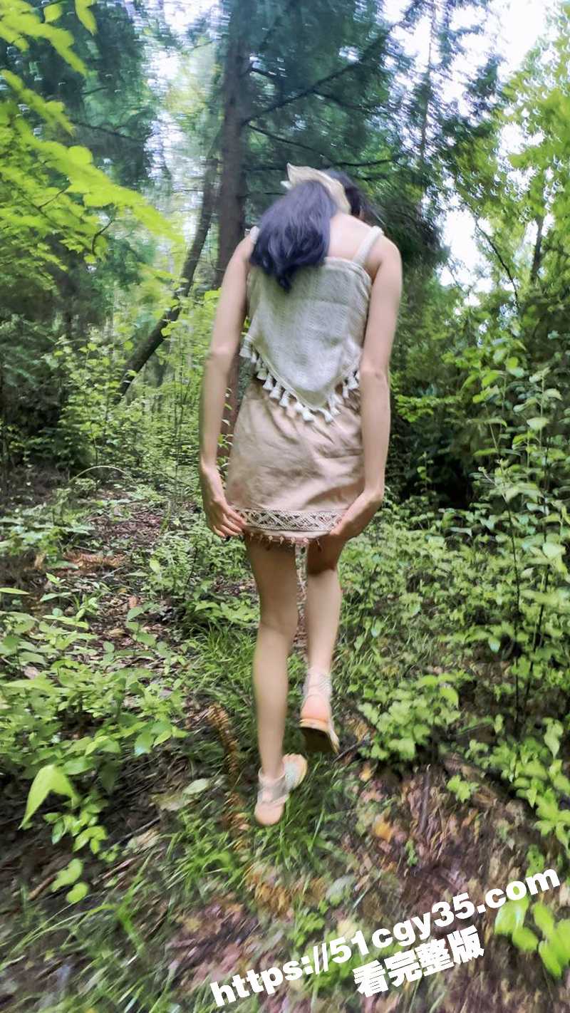 51原创小姨子的秘密 小姨子山里采蘑菇 采到姐夫的肉蘑菇 骚逼让肉蘑菇后入抽插灌满精液！ - 51吃瓜网-51吃瓜网