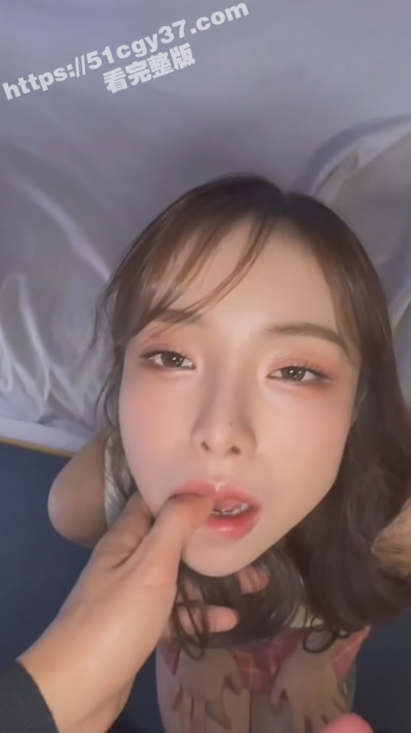 超高颜值吊钟乳女神 somi 极致口交榨精服务 这娇嫩的樱桃小嘴简直比飞机杯还要会榨精！ - 51吃瓜网-51吃瓜网