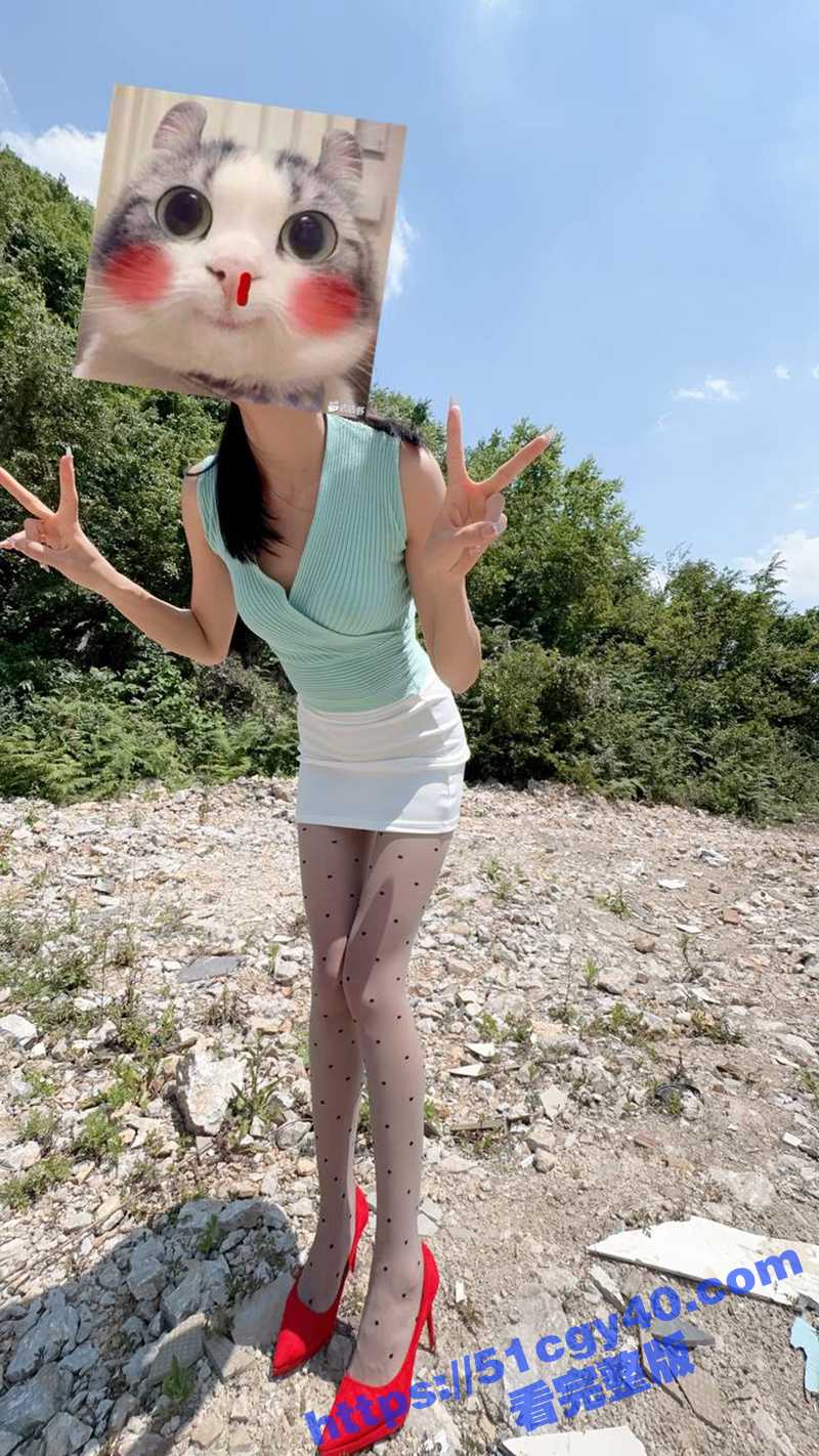 51原创小姨子的秘密 小姨子顶着烈日在工地为姐夫足交 姐夫后备箱舔逼爆操内射小姨子！ - 51吃瓜网-51吃瓜网
