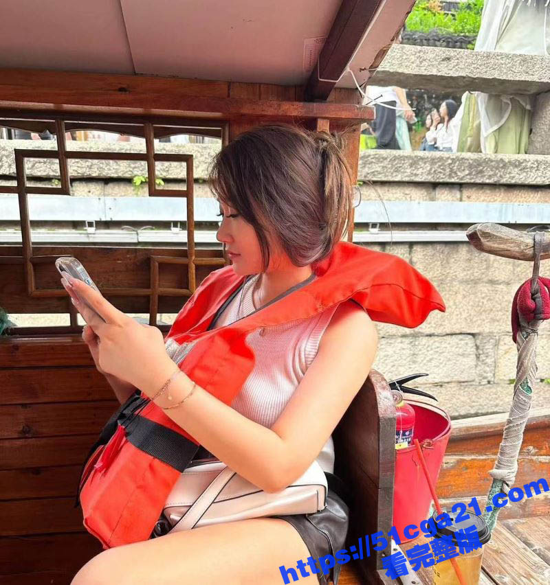 富二代fKabuto约炮上海23岁模特 微胖身材完美露脸 深喉吞吐大屌口技娴熟 反差十足！ - 51吃瓜网-51吃瓜网