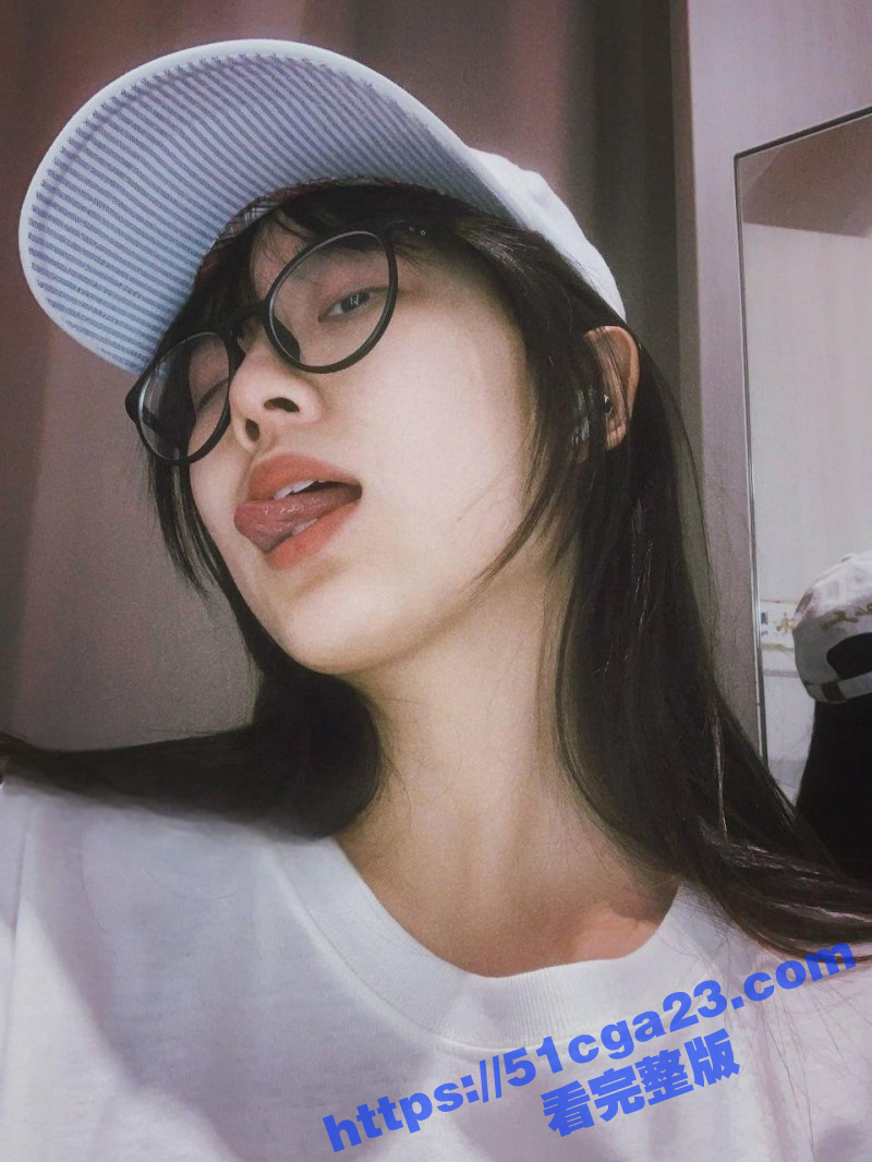 抖音网红 卯哥 相声演员的自我修养 由黄转绿后再曝私拍 肥美蜜臀依旧诱惑至极！ - 51吃瓜网-51吃瓜网