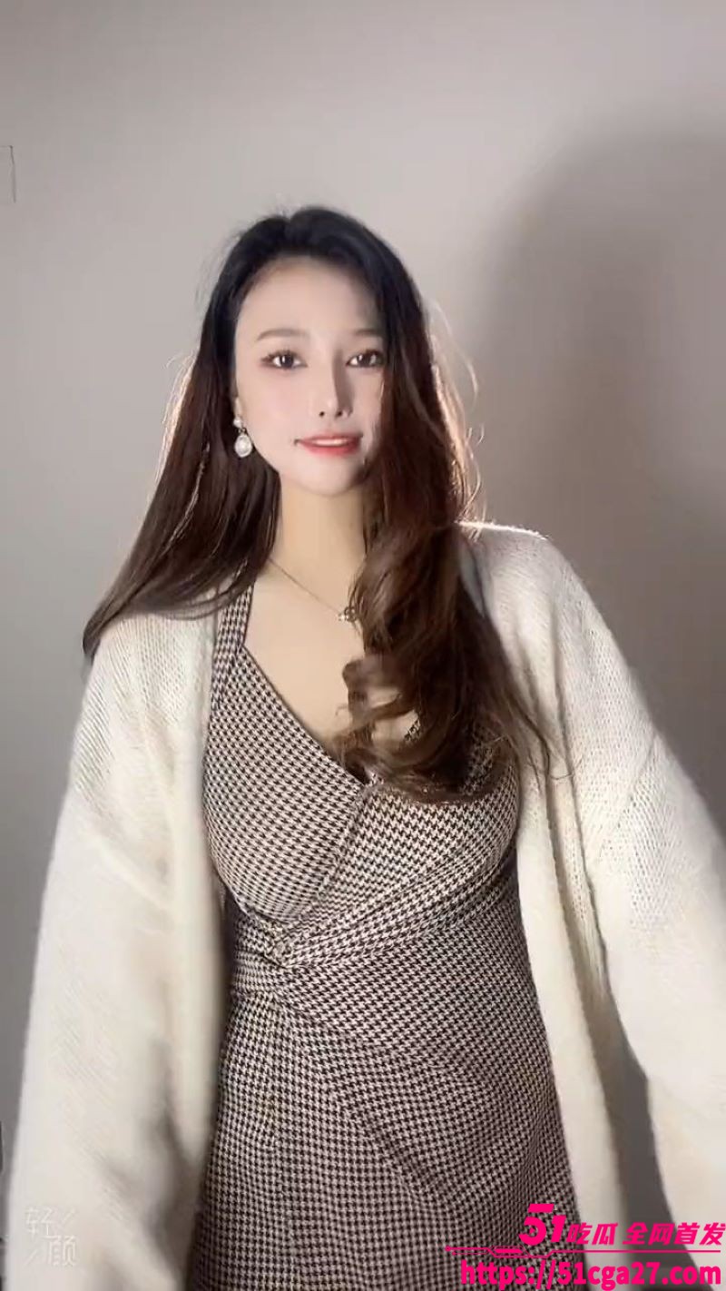 抖音快手御姐 猫玖 定制私拍 丰乳肥臀大尺度骚舞 情趣肚兜抖臀揉奶 激情裸舞上演极致诱惑！ - 51吃瓜网-51吃瓜网