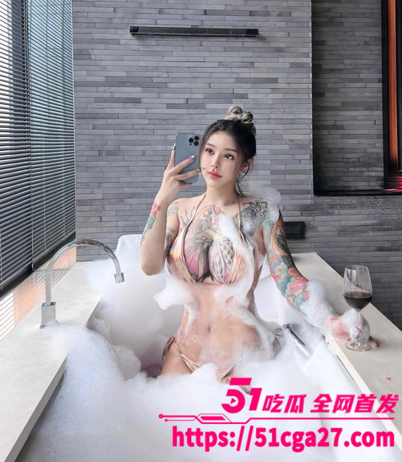 顶流网红 希希GINA 私密视频曝光 50万粉丝女神3P啪啪场面劲爆来袭 口交技术一绝 花胸坐实本人！ - 51吃瓜网-51吃瓜网