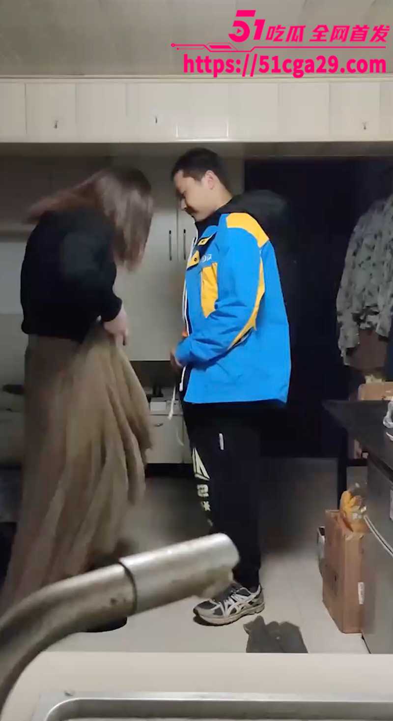 南京伪娘阿红事件 心动男嘉宾之外卖哥 刚送完餐就马不停蹄来找红姐开干 没想到居然秒射！ - 51吃瓜网-51吃瓜网