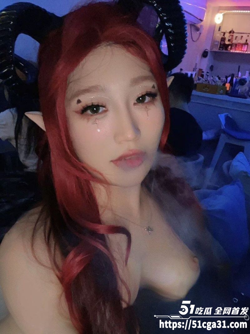 上海浦东母狗 张慧莲 性爱视频曝光 巨乳肥臀身材火辣 骑乘式猛烈扭腰 狂野惊人！ - 51吃瓜网-51吃瓜网