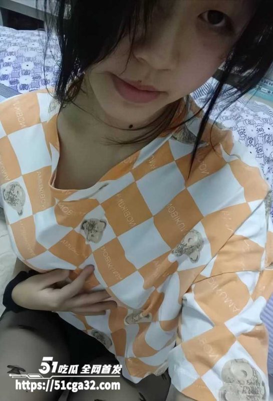 武汉六中学生妹 李思悦 网调视频流出 大奶美少女自拍露出 用按摩棒花式自慰玩骚穴！-51吃瓜网