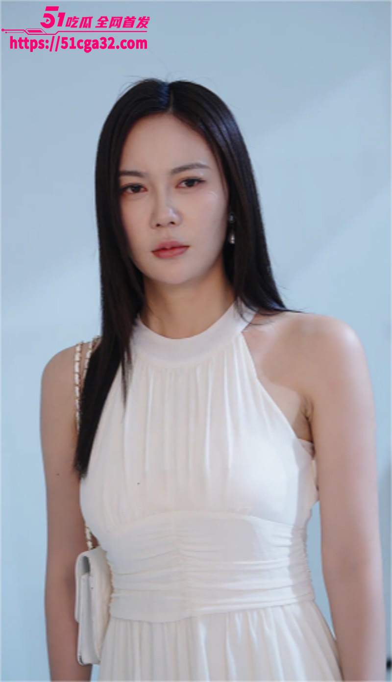 擦边短剧《暗香迷局》小伙发现妈妈闺蜜竟是会所头牌 潜入按摩会所后真相浮出水面！ - 51吃瓜网-51吃瓜网